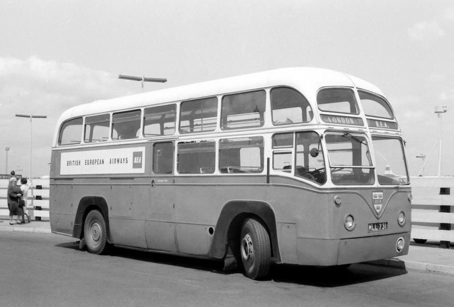  AEC Regal IV 9822E Park Royal (RDP37C) 1953 года  (UK) (фото 2 из 2)